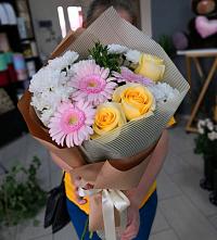 Букет цветов из:  Герберы, Розы и Хризантемы в Султане